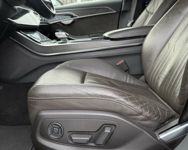 Черный Ауди А8, объемом двигателя 3 л и пробегом 173 тыс. км за 49999 $, фото 10 на Automoto.ua