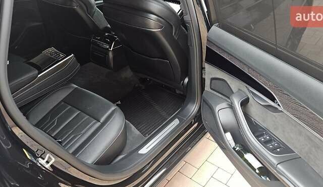 Черный Ауди А8, объемом двигателя 3.99 л и пробегом 60 тыс. км за 53000 $, фото 16 на Automoto.ua