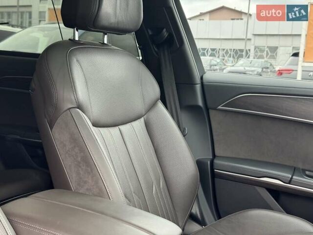 Чорний Ауді A8, об'ємом двигуна 2.97 л та пробігом 102 тис. км за 58500 $, фото 29 на Automoto.ua