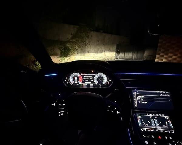 Чорний Ауді A8, об'ємом двигуна 3.99 л та пробігом 111 тис. км за 55700 $, фото 3 на Automoto.ua