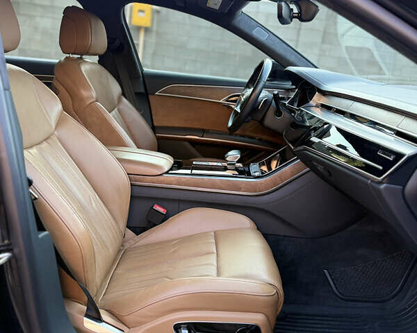 Чорний Ауді A8, об'ємом двигуна 3.99 л та пробігом 111 тис. км за 55700 $, фото 24 на Automoto.ua