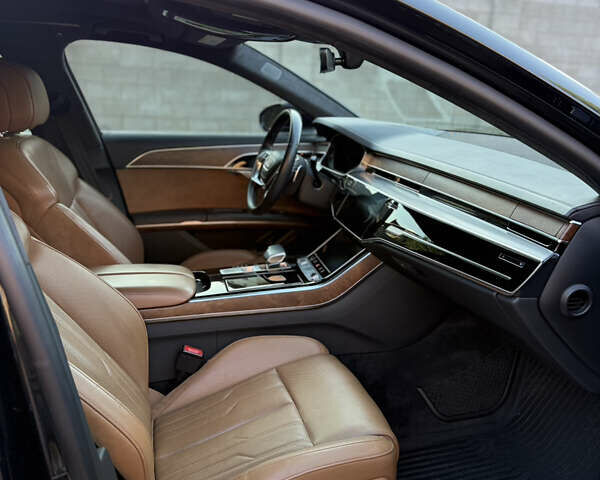 Чорний Ауді A8, об'ємом двигуна 3.99 л та пробігом 111 тис. км за 55700 $, фото 26 на Automoto.ua