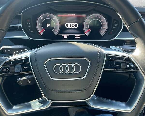 Чорний Ауді A8, об'ємом двигуна 2.97 л та пробігом 56 тис. км за 57700 $, фото 2 на Automoto.ua