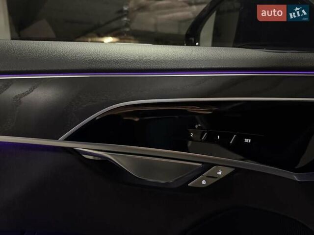 Ауди А8 2021 в Киеве на Automoto.ua Черный Ауди А8, объемом двигателя 2.97 л и пробегом 98 тыс. км за 64999 $, фото 24 на Automoto.ua