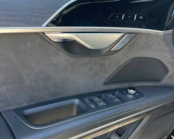 Чорний Ауді A8, об'ємом двигуна 2.97 л та пробігом 56 тис. км за 57700 $, фото 16 на Automoto.ua