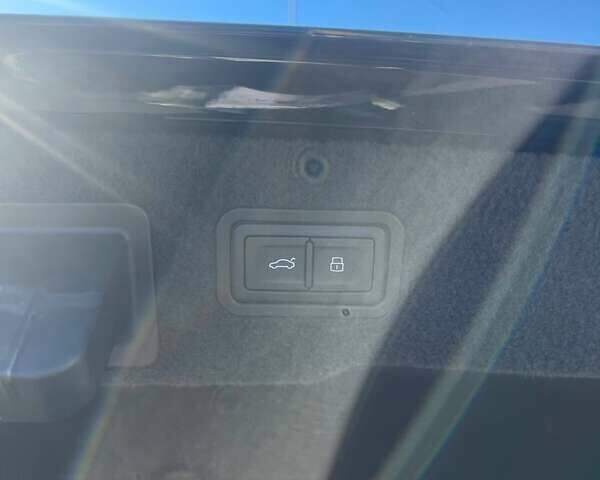 Чорний Ауді A8, об'ємом двигуна 2.97 л та пробігом 56 тис. км за 57700 $, фото 18 на Automoto.ua