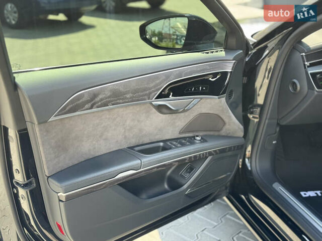 Черный Ауди А8, объемом двигателя 2.97 л и пробегом 43 тыс. км за 65000 $, фото 16 на Automoto.ua