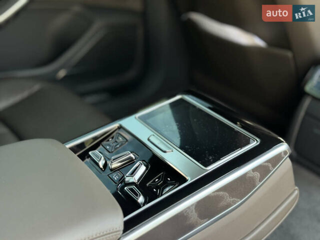 Черный Ауди А8, объемом двигателя 2.97 л и пробегом 43 тыс. км за 65000 $, фото 12 на Automoto.ua