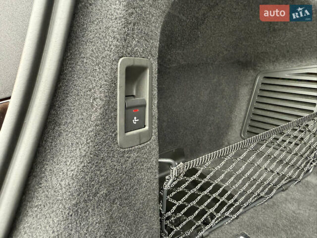 Черный Ауди А8, объемом двигателя 3 л и пробегом 13 тыс. км за 86500 $, фото 68 на Automoto.ua