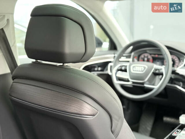 Черный Ауди А8, объемом двигателя 3 л и пробегом 13 тыс. км за 86500 $, фото 31 на Automoto.ua