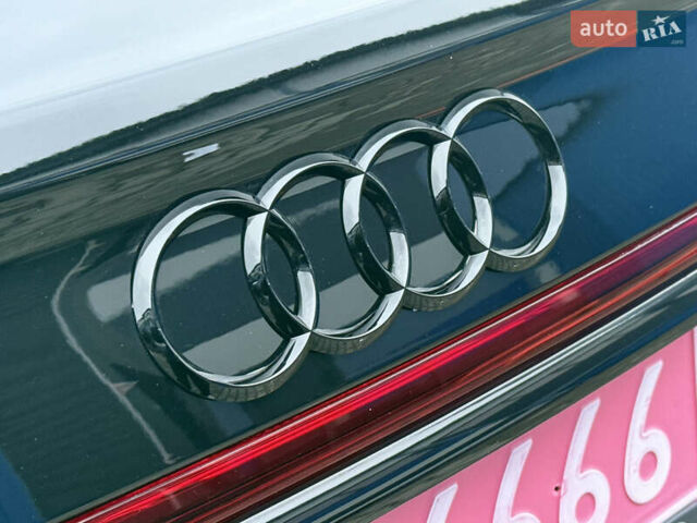 Черный Ауди А8, объемом двигателя 3 л и пробегом 5 тыс. км за 84999 $, фото 32 на Automoto.ua