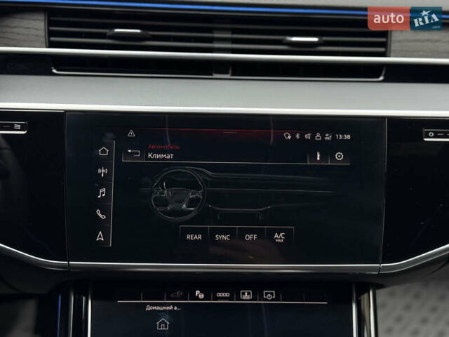 Чорний Ауді A8, об'ємом двигуна 3 л та пробігом 5 тис. км за 116627 $, фото 63 на Automoto.ua