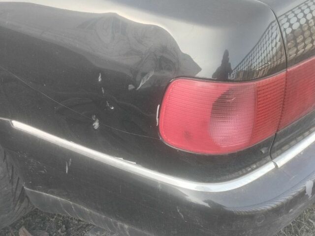 Чорний Ауді A8, об'ємом двигуна 3.3 л та пробігом 400 тис. км за 2898 $, фото 4 на Automoto.ua