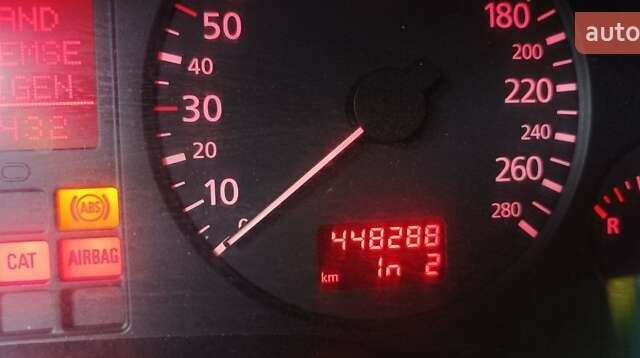 Фиолетовый Ауди А8, объемом двигателя 4.2 л и пробегом 448 тыс. км за 2999 $, фото 7 на Automoto.ua