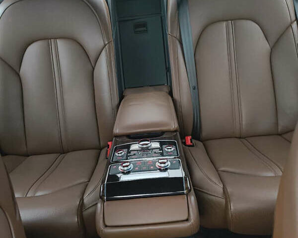 Фиолетовый Ауди А8, объемом двигателя 3 л и пробегом 197 тыс. км за 32000 $, фото 3 на Automoto.ua