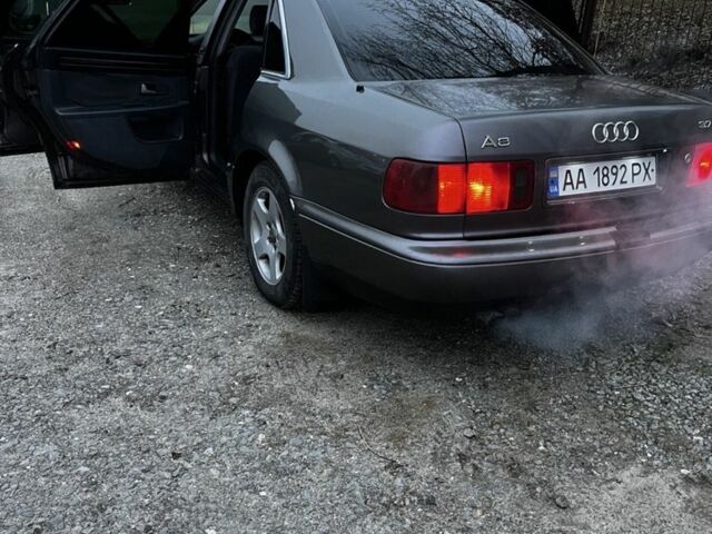 Коричневый Ауди А8, объемом двигателя 3.7 л и пробегом 489 тыс. км за 3700 $, фото 5 на Automoto.ua