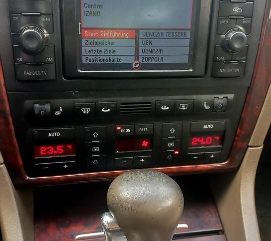 Коричневий Ауді A8, об'ємом двигуна 3.3 л та пробігом 246 тис. км за 6300 $, фото 7 на Automoto.ua