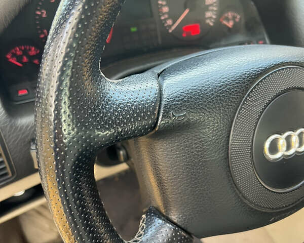 Ауді A8, об'ємом двигуна 3.7 л та пробігом 488 тис. км за 9998 $, фото 21 на Automoto.ua
