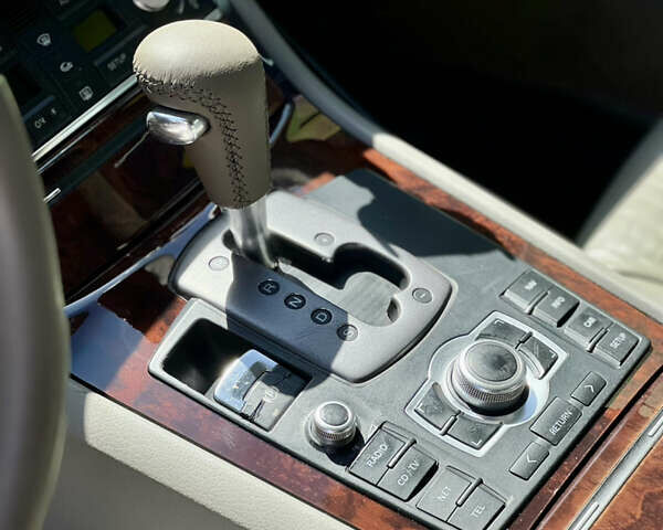 Ауді A8, об'ємом двигуна 3.7 л та пробігом 320 тис. км за 7900 $, фото 17 на Automoto.ua