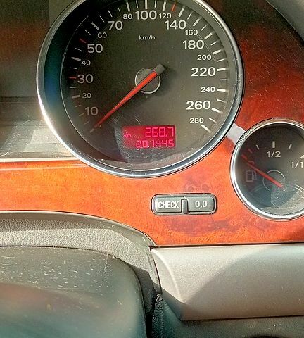 Ауди А8, объемом двигателя 4.2 л и пробегом 0 тыс. км за 7300 $, фото 2 на Automoto.ua