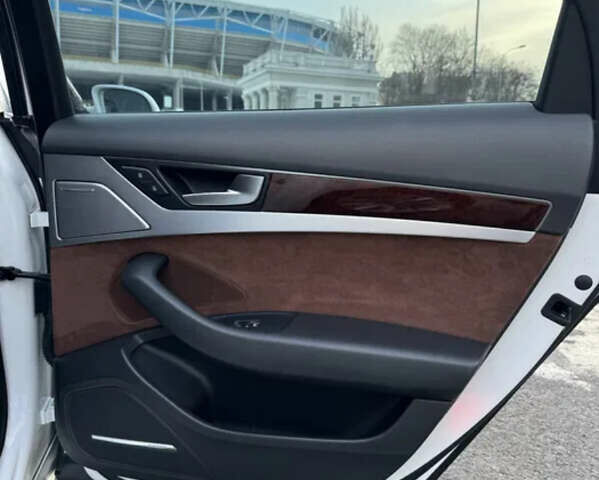 Ауди А8, объемом двигателя 4.2 л и пробегом 281 тыс. км за 14500 $, фото 2 на Automoto.ua