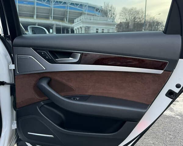 Ауди А8, объемом двигателя 4.2 л и пробегом 281 тыс. км за 16500 $, фото 19 на Automoto.ua