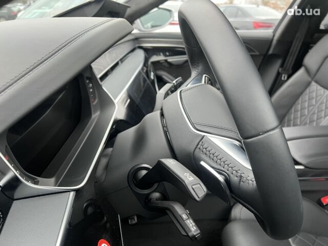 Ауді A8, об'ємом двигуна 3.96 л та пробігом 24 тис. км за 100855 $, фото 28 на Automoto.ua