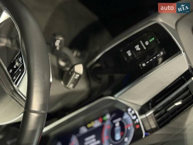 Ауди А8, объемом двигателя 2.97 л и пробегом 55 тыс. км за 62000 $, фото 15 на Automoto.ua