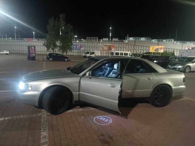 Ауди А8 2002 в Костополе на Automoto.ua Серый Ауди А8, объемом двигателя 3.3 л и пробегом 300 тыс. км за 4300 $, фото 8 на Automoto.ua