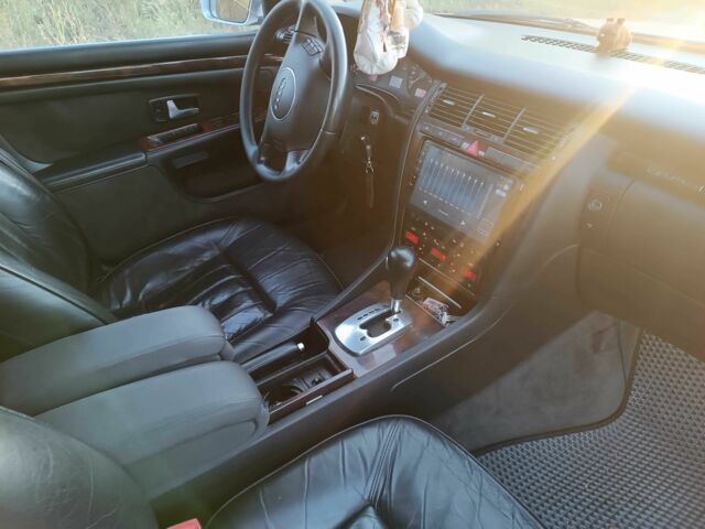 Ауди А8 2002 в Костополе на Automoto.ua Серый Ауди А8, объемом двигателя 3.3 л и пробегом 300 тыс. км за 4300 $, фото 13 на Automoto.ua