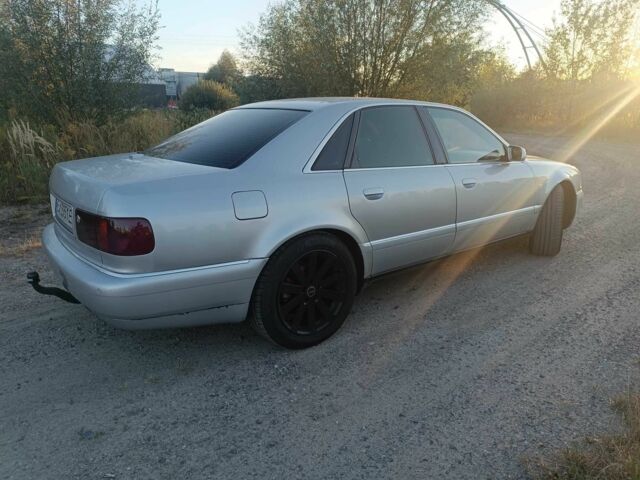 Ауди А8 2002 в Костополе на Automoto.ua Серый Ауди А8, объемом двигателя 3.3 л и пробегом 300 тыс. км за 4300 $, фото 1 на Automoto.ua