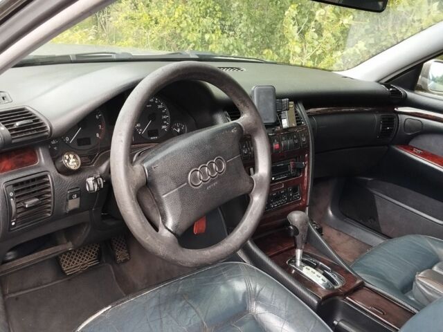 Серый Ауди А8, объемом двигателя 4.2 л и пробегом 456 тыс. км за 4000 $, фото 7 на Automoto.ua