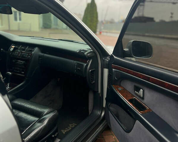 Серый Ауди А8, объемом двигателя 4.17 л и пробегом 500 тыс. км за 4900 $, фото 16 на Automoto.ua