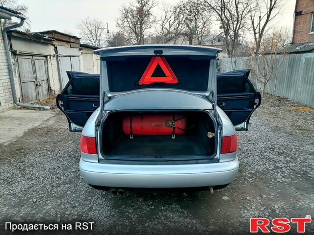 Сірий Ауді A8, об'ємом двигуна 2.8 л та пробігом 350 тис. км за 4000 $, фото 12 на Automoto.ua