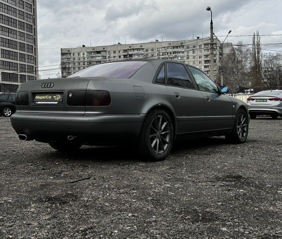Сірий Ауді A8, об'ємом двигуна 4.2 л та пробігом 388 тис. км за 4250 $, фото 4 на Automoto.ua
