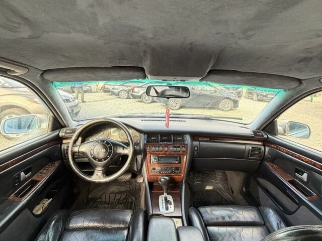 Серый Ауди А8, объемом двигателя 4.2 л и пробегом 400 тыс. км за 4200 $, фото 6 на Automoto.ua