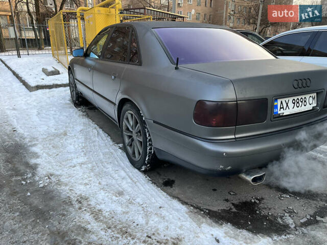 Серый Ауди А8, объемом двигателя 4.2 л и пробегом 370 тыс. км за 4400 $, фото 6 на Automoto.ua