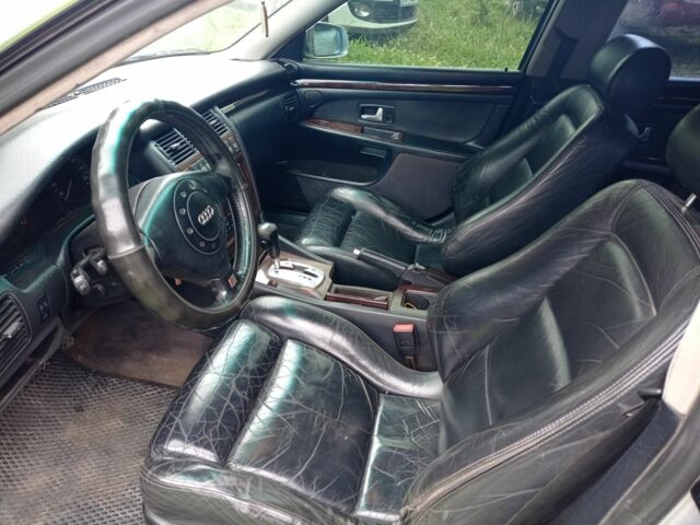 Серый Ауди А8, объемом двигателя 0 л и пробегом 328 тыс. км за 24 $, фото 3 на Automoto.ua