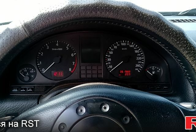 Серый Ауди А8, объемом двигателя 4.2 л и пробегом 361 тыс. км за 2700 $, фото 5 на Automoto.ua