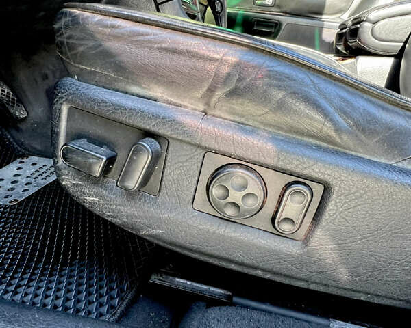 Сірий Ауді A8, об'ємом двигуна 4.2 л та пробігом 361 тис. км за 7000 $, фото 19 на Automoto.ua