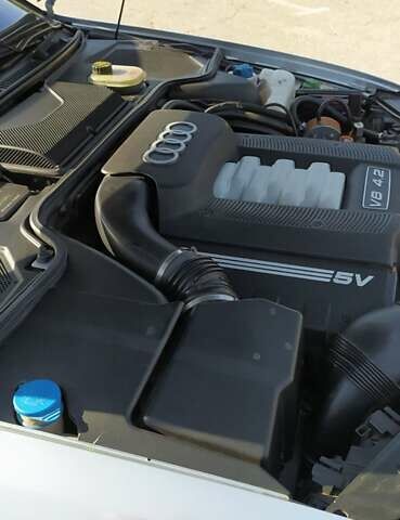 Серый Ауди А8, объемом двигателя 4.2 л и пробегом 245 тыс. км за 9500 $, фото 1 на Automoto.ua