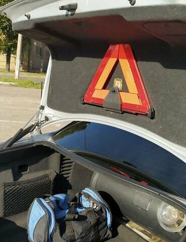 Серый Ауди А8, объемом двигателя 4.2 л и пробегом 245 тыс. км за 9500 $, фото 3 на Automoto.ua