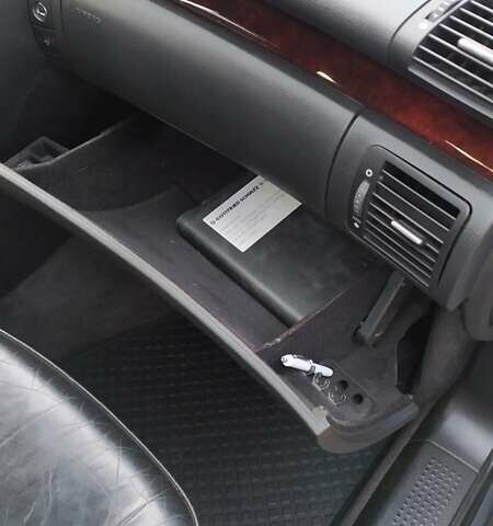 Сірий Ауді A8, об'ємом двигуна 4.2 л та пробігом 245 тис. км за 9500 $, фото 80 на Automoto.ua