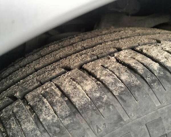 Сірий Ауді A8, об'ємом двигуна 3.7 л та пробігом 460 тис. км за 3499 $, фото 8 на Automoto.ua