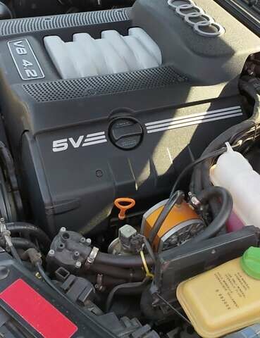 Серый Ауди А8, объемом двигателя 4.2 л и пробегом 245 тыс. км за 9500 $, фото 7 на Automoto.ua