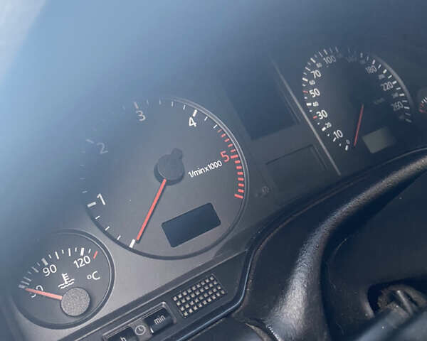 Сірий Ауді A8, об'ємом двигуна 2.5 л та пробігом 240 тис. км за 6300 $, фото 14 на Automoto.ua