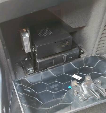 Сірий Ауді A8, об'ємом двигуна 4.2 л та пробігом 245 тис. км за 9500 $, фото 44 на Automoto.ua