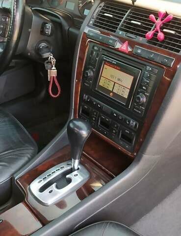 Серый Ауди А8, объемом двигателя 4.2 л и пробегом 245 тыс. км за 9500 $, фото 2 на Automoto.ua