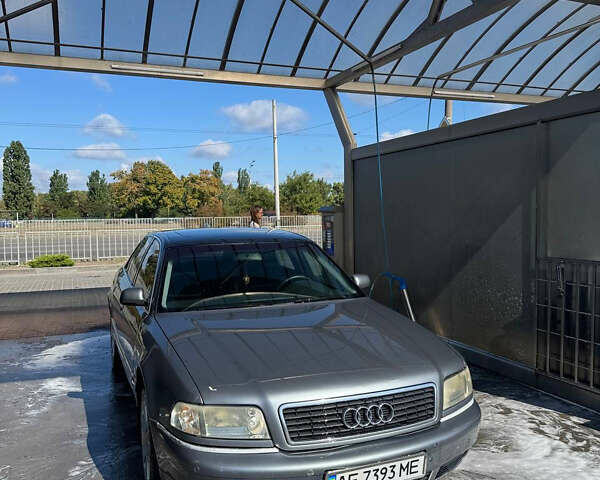 Серый Ауди А8, объемом двигателя 3.7 л и пробегом 450 тыс. км за 3600 $, фото 1 на Automoto.ua