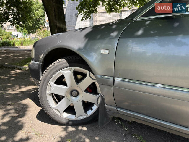 Серый Ауди А8, объемом двигателя 3.7 л и пробегом 450 тыс. км за 3600 $, фото 2 на Automoto.ua